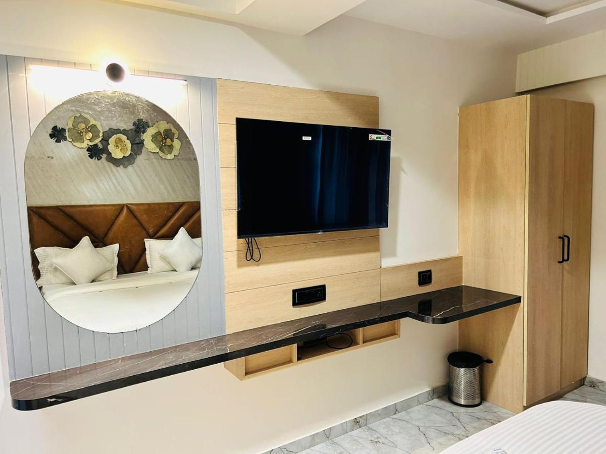 Hotel Marigold Naroda Ахмедабад Экстерьер фото